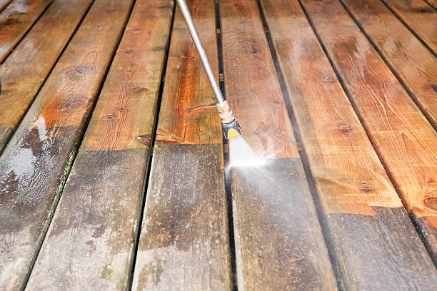Best Deck Pressure Washing  in Stuart, IA